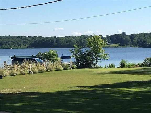 2nd image of 101 Lakeside Dr