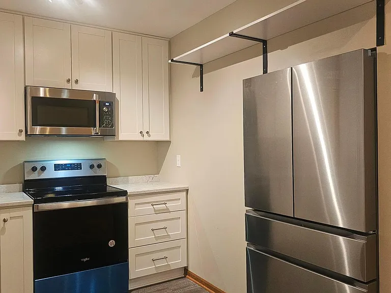 1209 Pearson Pkwy — Photo 3