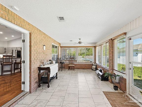 3rd image of 2406 Jewell Lee Ln