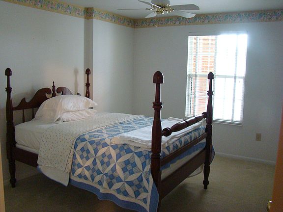 3rd image of 102 Mason Pointe