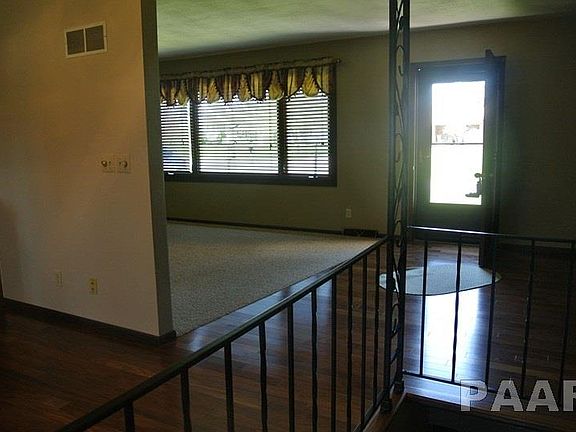 5th image of 219 Whispering Oaks Dr
