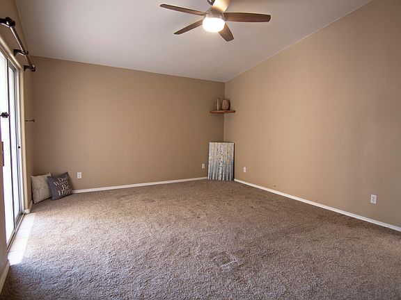 5th image of 961 Molly Gibson Dr