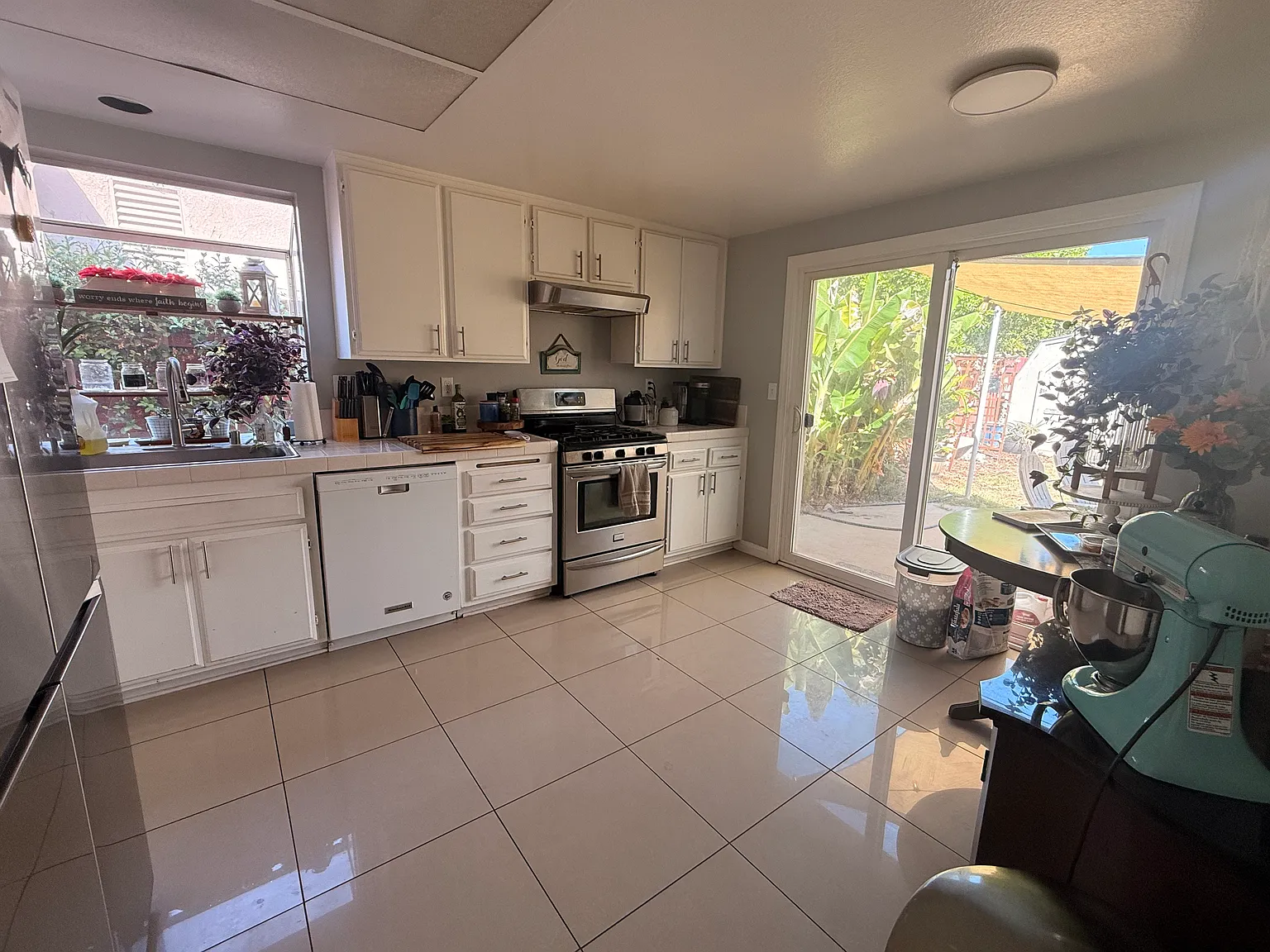 3 bed, 1352 sqft, $1,200 — Photo 3