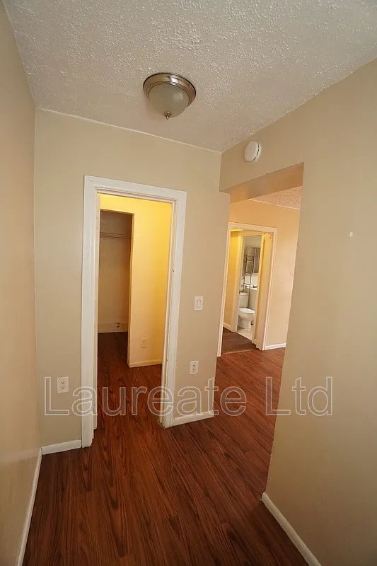 1 bed, 1.0 bath, 750 sqft, $950 — Photo 2
