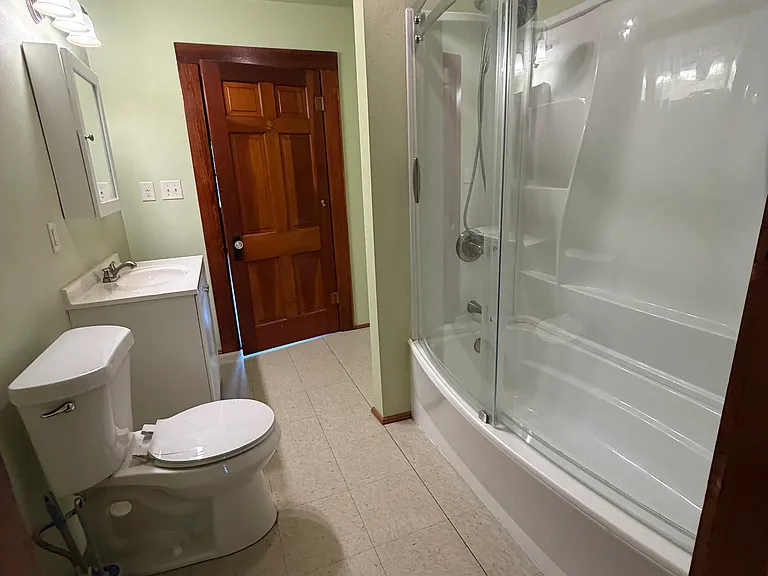 5008 Parrish Rd #1 — Photo 8
