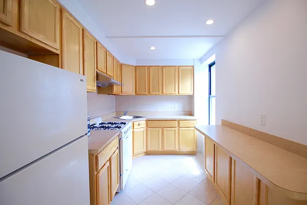 Rented by Teresa Lai, LREB | media 23