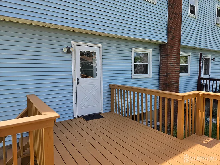 8 Chester Ct — Photo 25
