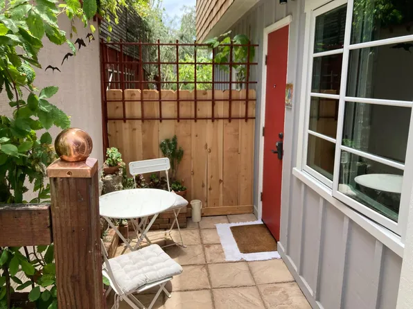 626 Bonair Way #1, La Jolla, CA 92037