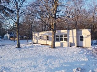 1628 Seminole Rd, Norton Shores, MI 49441