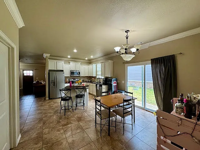 592 N Longfellow Ln — Photo 9
