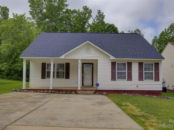 513 Graham Meadow Dr, Charlotte, NC 28213