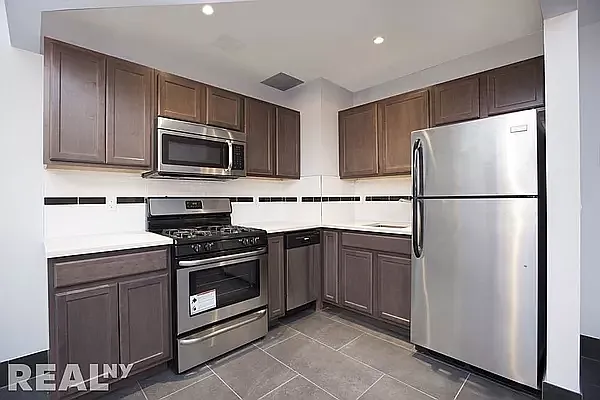 Rented by REAL New York | media 4