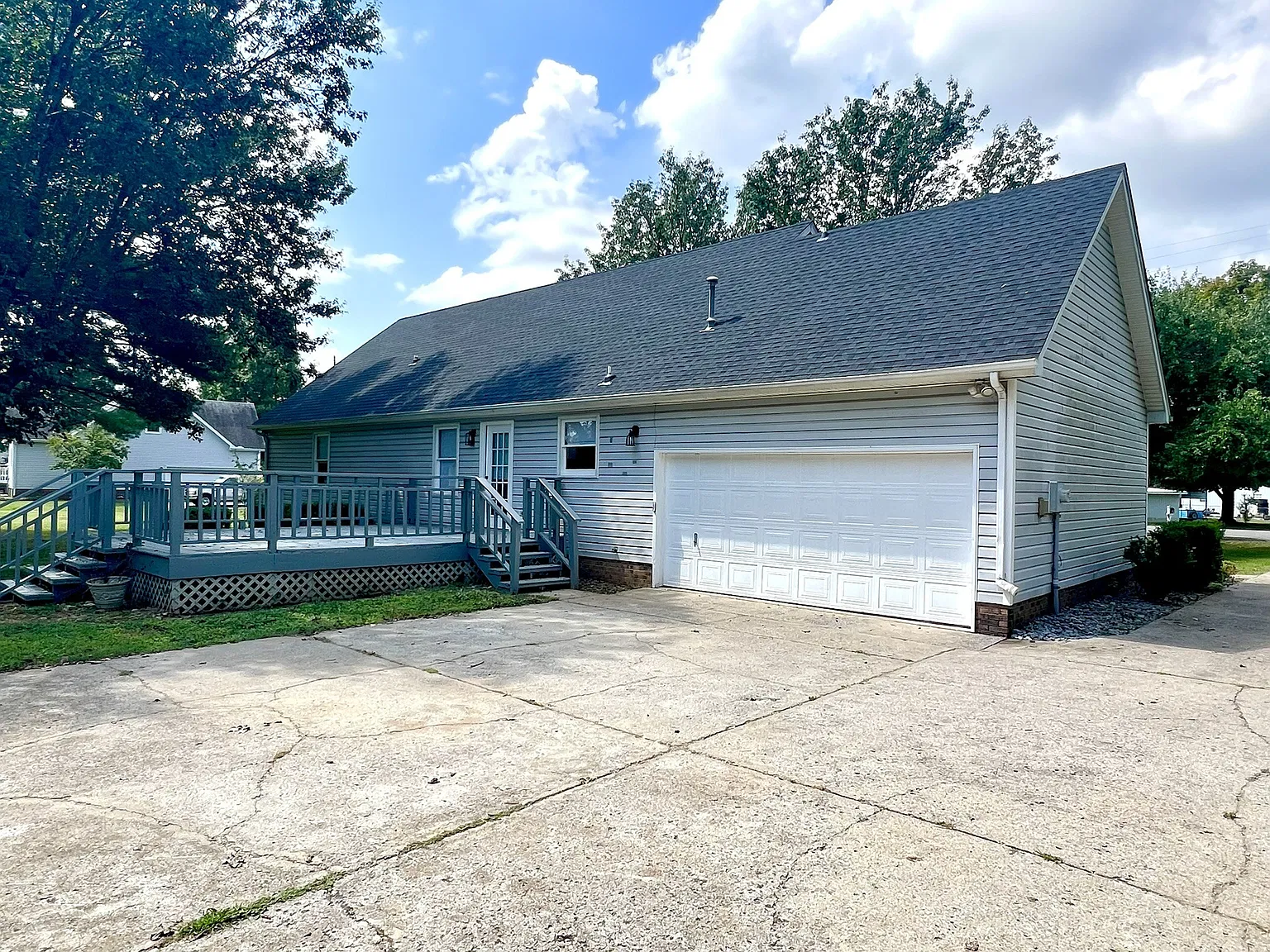 3 bed, 2.0 bath, 1350 sqft, $1,995 — Photo 4