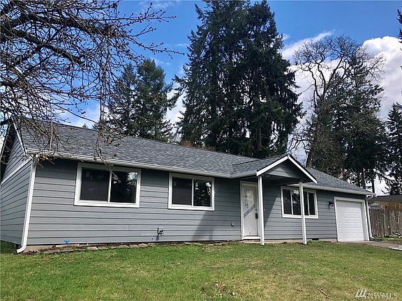 2nd image of 906 Oakcrest Dr SE