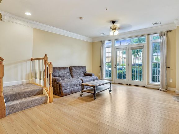 4th image of 2408 Brookmoor Ln #407A