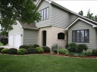 7121 SW Robins Dr, Topeka, KS 66610