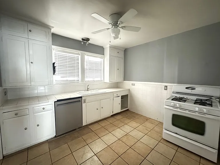 4027 Herschel Ave — Photo 10