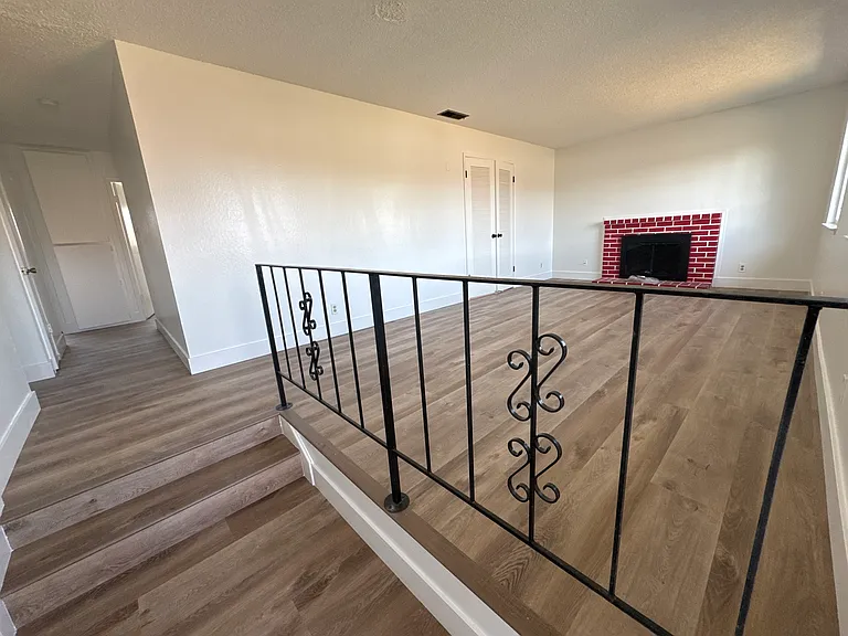 144 Brophy St — Photo 3