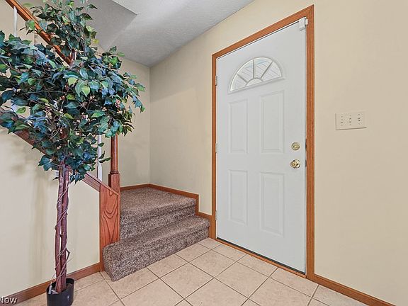4th image of 2610 Blenheim Ave