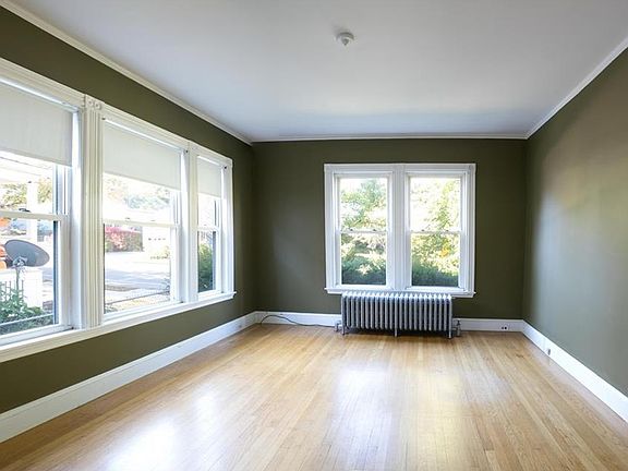 Second bedroom.