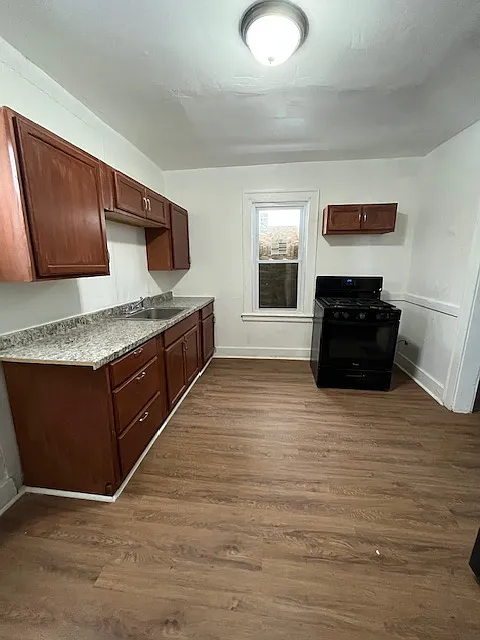 3 bed, 1.5 bath, 1233 sqft, $1,500 — Photo 3