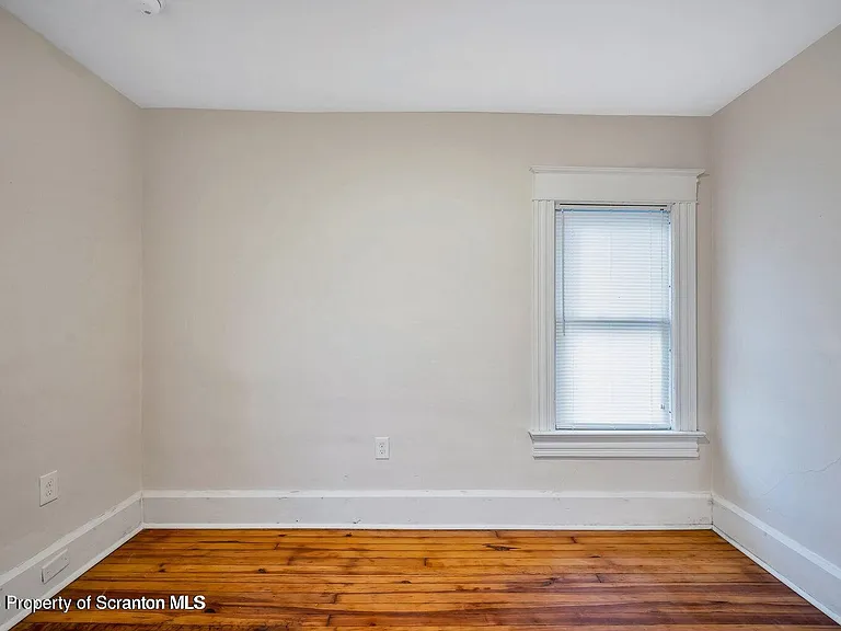 811 Grandview St — Photo 5