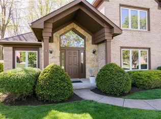349 Countryside Dr N, Troy, OH