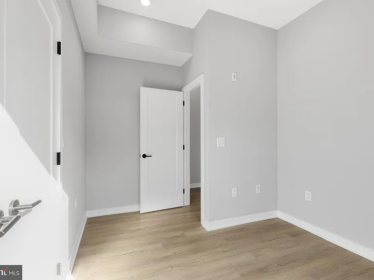 919 N 15th St #3 — Photo 15