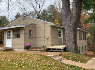 25 N Spencer Rd, Spencer, MA 01562