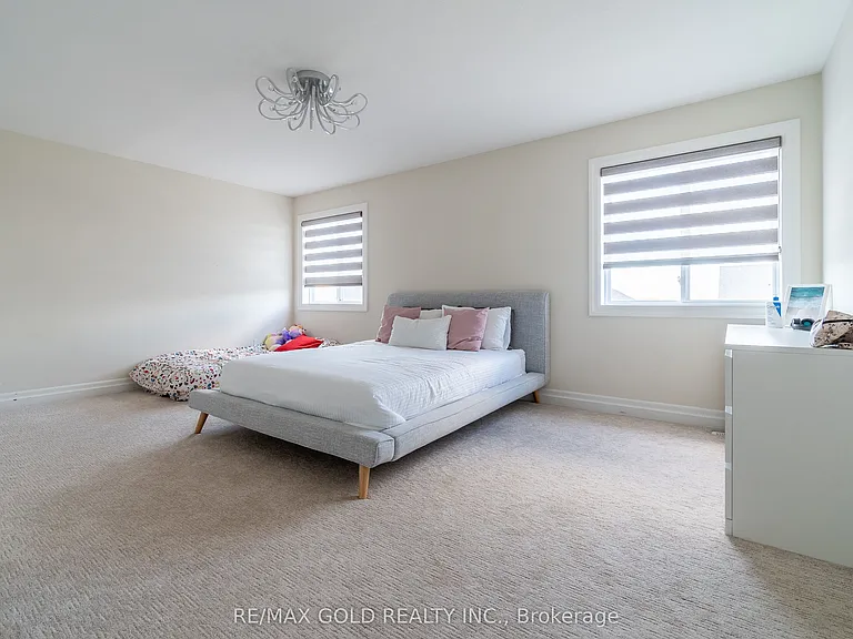 2591 Sheffield Blvd — Photo 21
