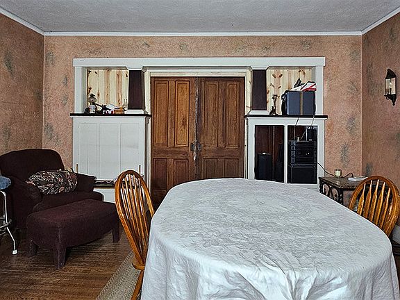 5th image of 1002 Locust St