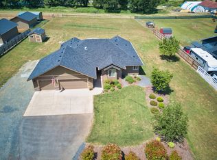 2047 Marcy Loop Rd, Grants Pass, OR 97527