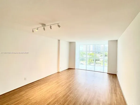 800 Parkview Dr APT 605, Hallandale, FL 33009