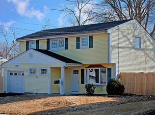 21 Exeter St, Old Bridge, NJ 08857