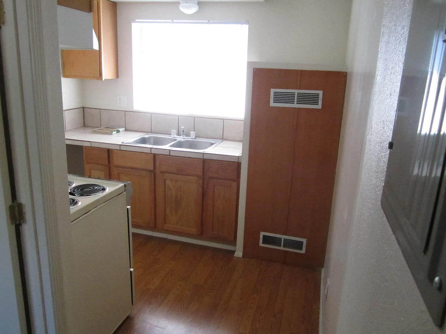 48-1 — Photo 2