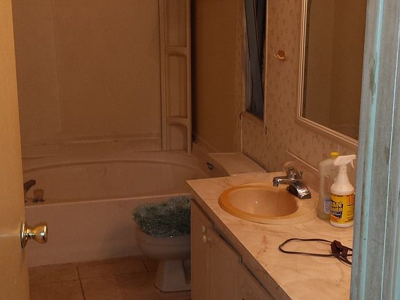4th image of 12508 Lovers Ln