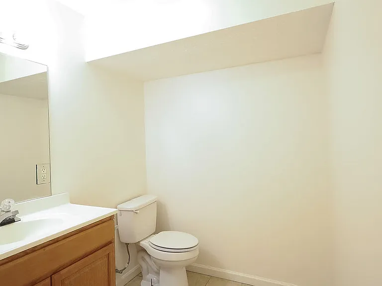 215 Timberlake Cir #8 — Photo 4