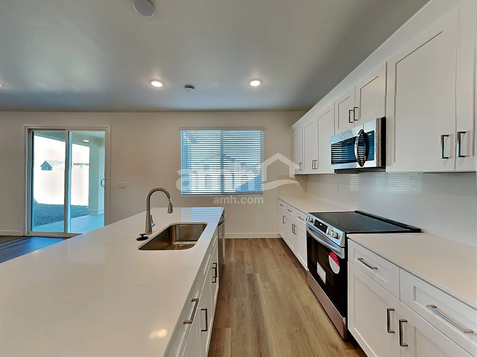 4 bed, 2.5 bath, 2097 sqft, $2,375 — Photo 4