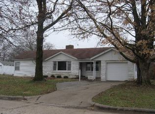 1044 E Linwood Dr, Springfield, MO 65807