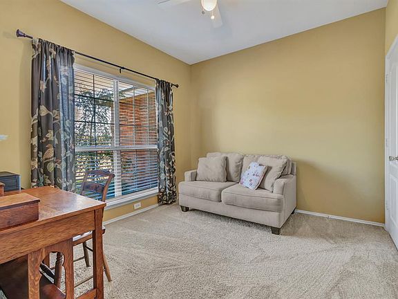 5th image of 1064 Magnolia Ln