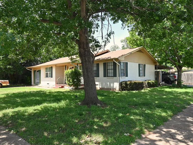 4644 Bunny Run Dr — Photo 2