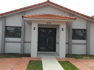 2744 W 70th Pl, Hialeah, FL 33016