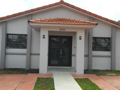 2744 W 70th Pl, Hialeah, FL, 33016