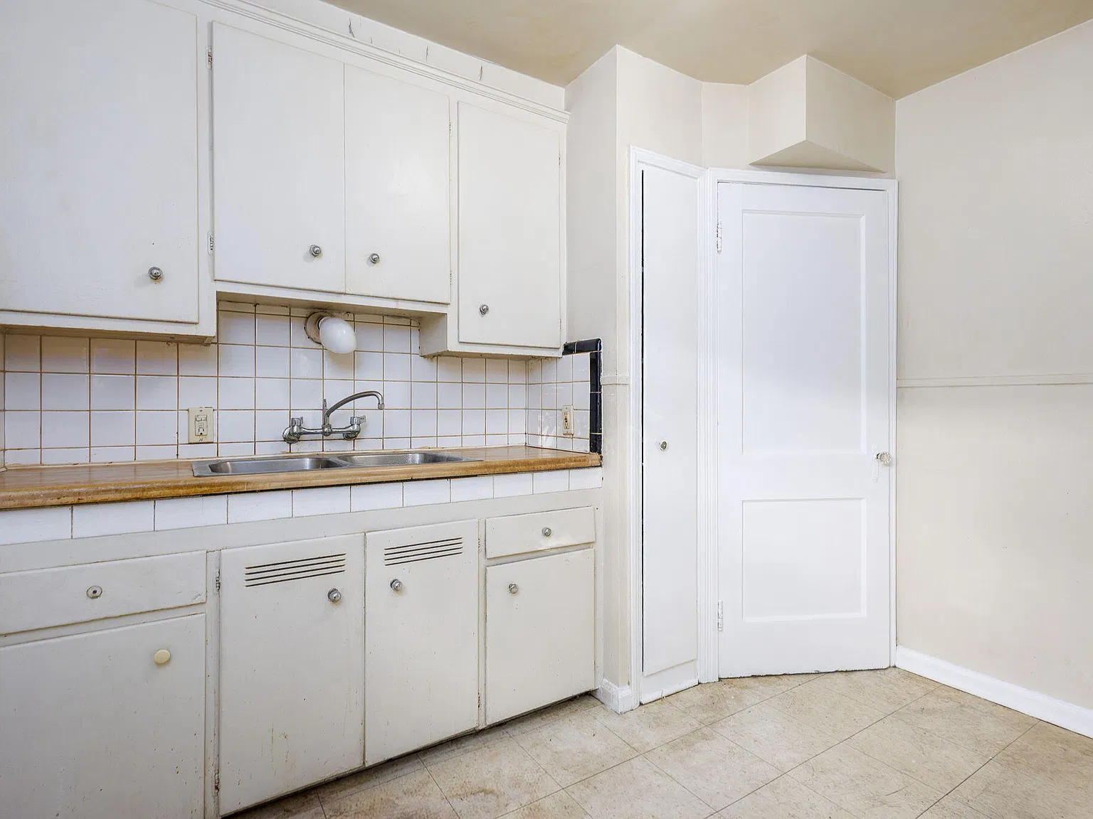 2 bed, 1.0 bath, 420 sqft, $950 — Photo 2
