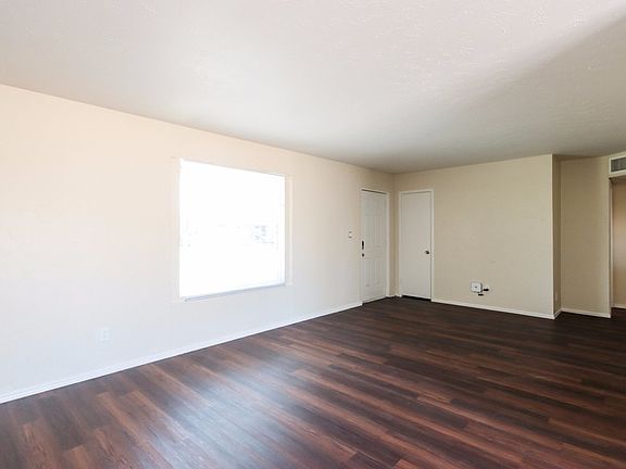 4th image of 5616 W Sells Dr