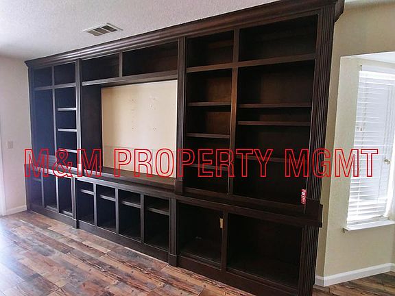 1144 CHELSHAM AVE Built-in Entertainment Center