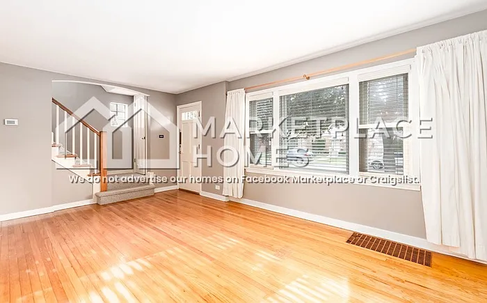 2604 Elm St — Photo 5