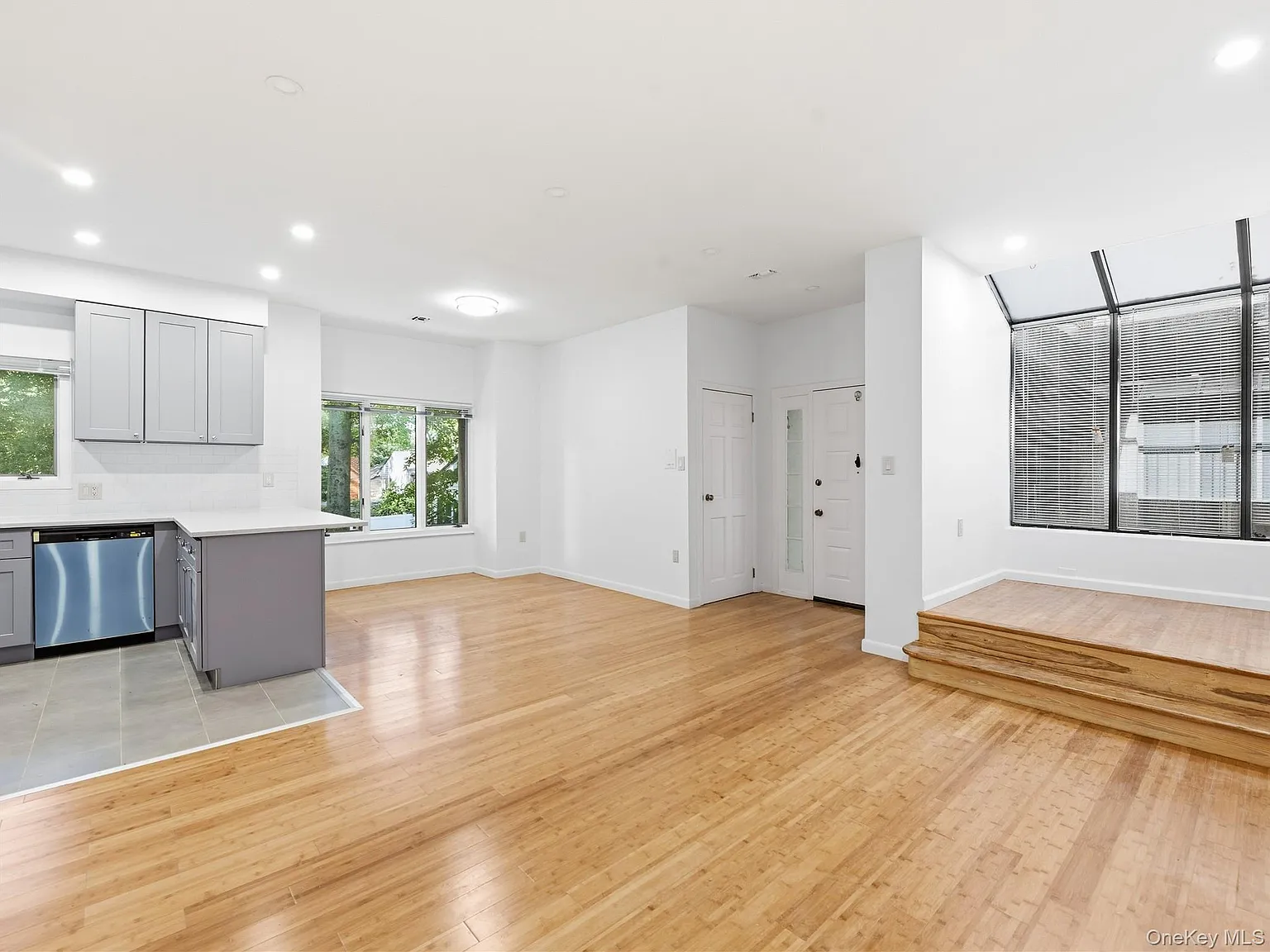 2 bed, 2.0 bath, $4,800 — Photo 4
