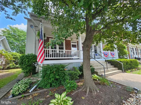 21 S 7th St, Quakertown, PA 18951