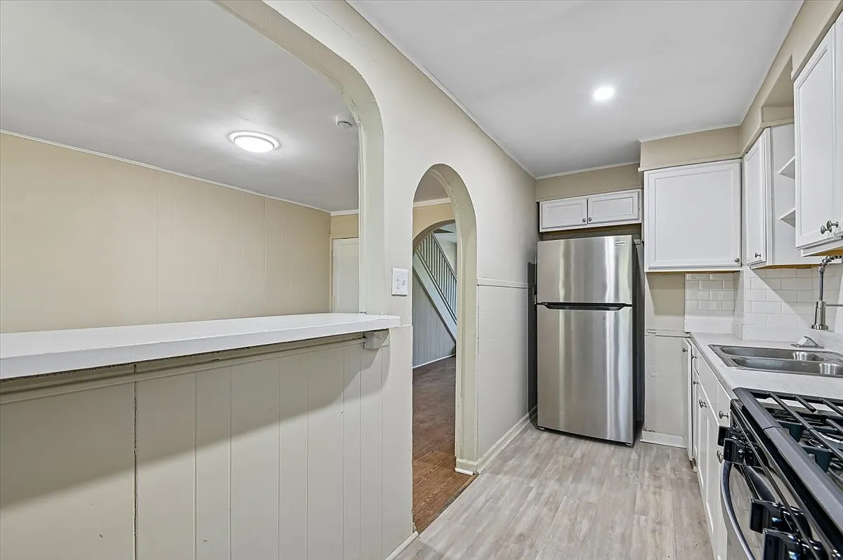 3 bed, 1.5 bath, 1260 sqft, $1,575 — Photo 4